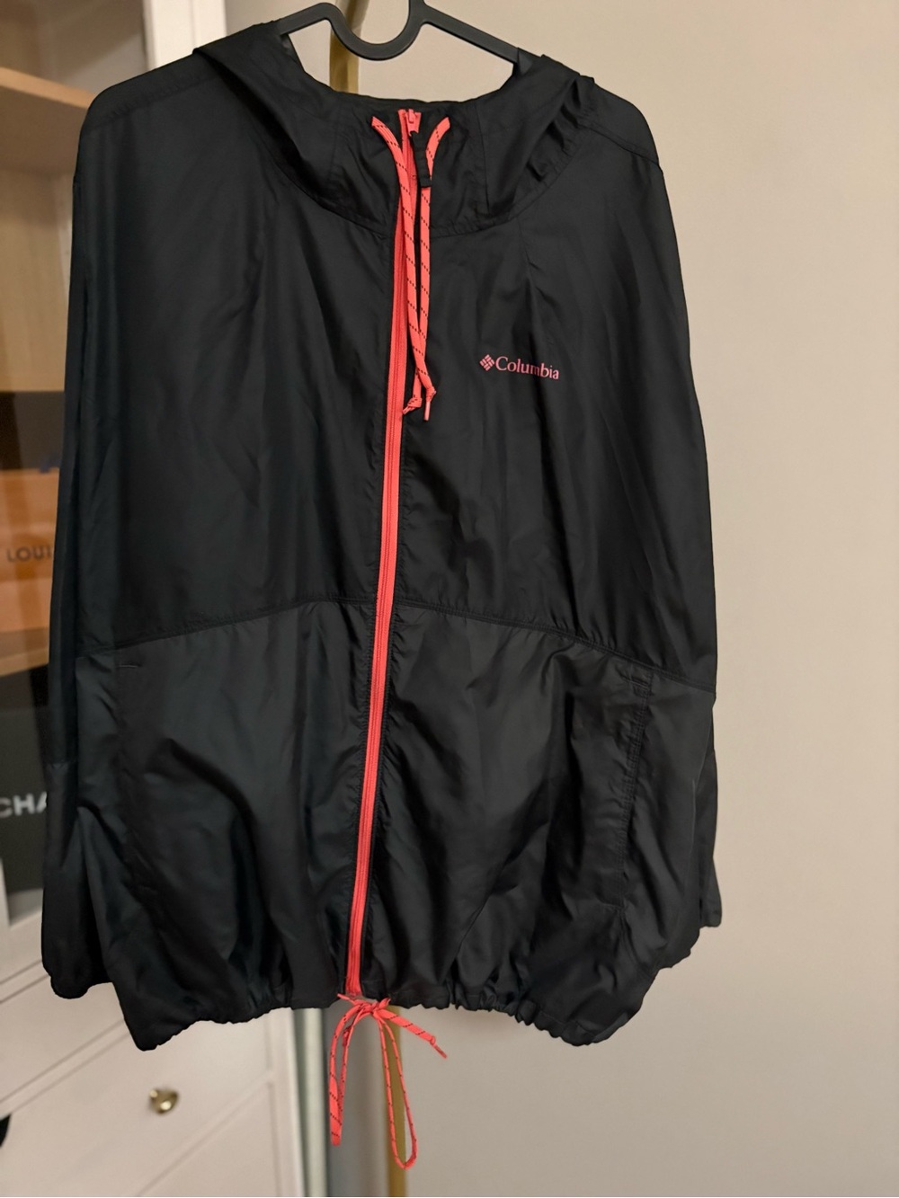Columbia Flash Forward Windbreaker. Black with Coral Accents. Womens 2X.